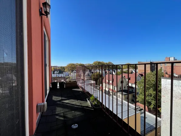 490 Ocean Parkway image 11 of 13