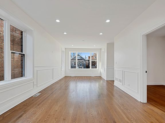 3rd image of 1527 S Lombard Ave