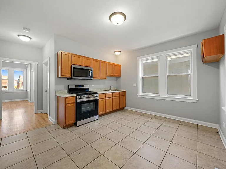1532 Lombard Ave — Photo 9