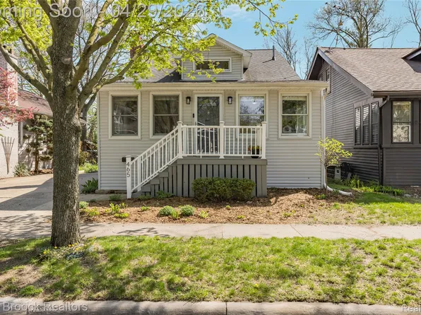 465 Pearson St, Ferndale, MI 48220