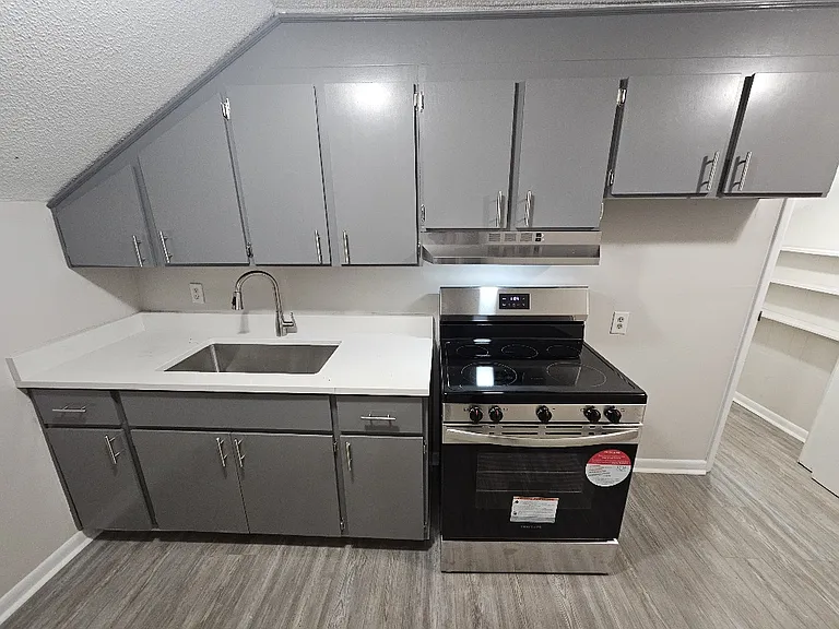 18 E Olliff St #4 — Photo 8