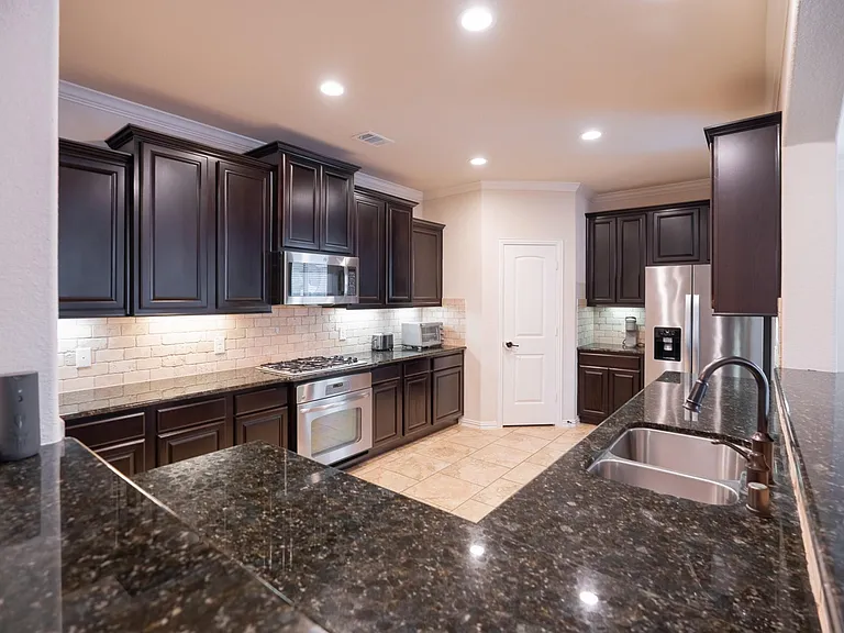 14 Arrowfeather Pl — Photo 12