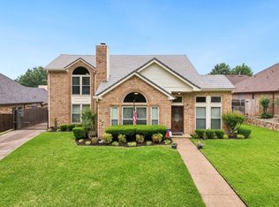 713 Herman Dr, Hurst, TX 76054