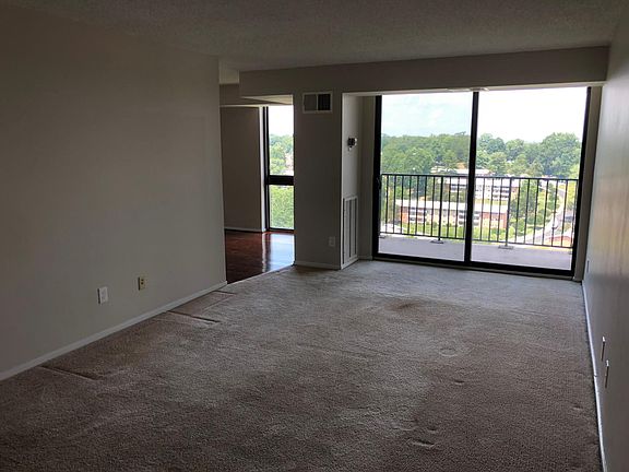 2nd image of 2300 Pimmit Dr APT 1207