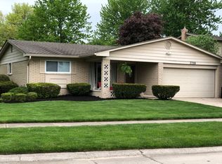 7719 N Royal Ct, Canton, MI 48187