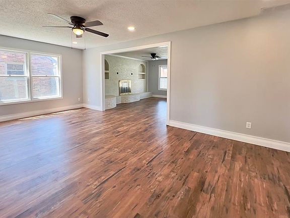4th image of 2225 Middleground Dr