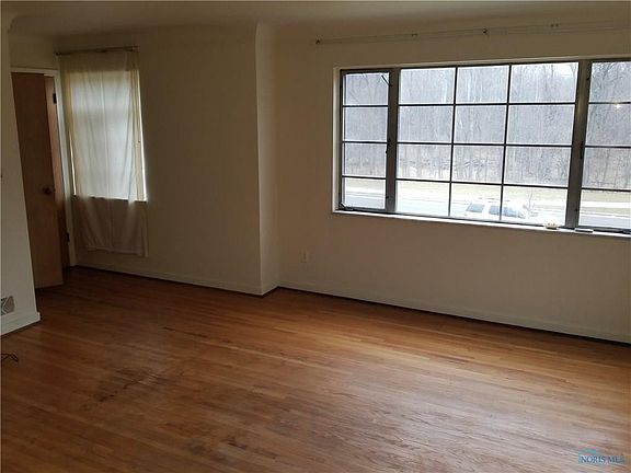 2nd image of 1627 S Cove Blvd