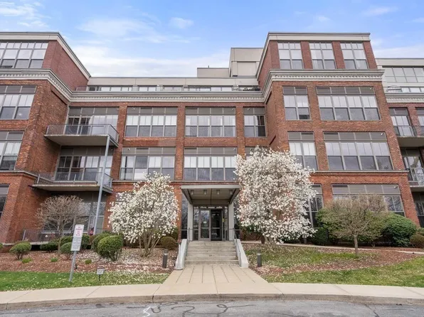 156 Porter St APT 205, East Boston, MA 02128