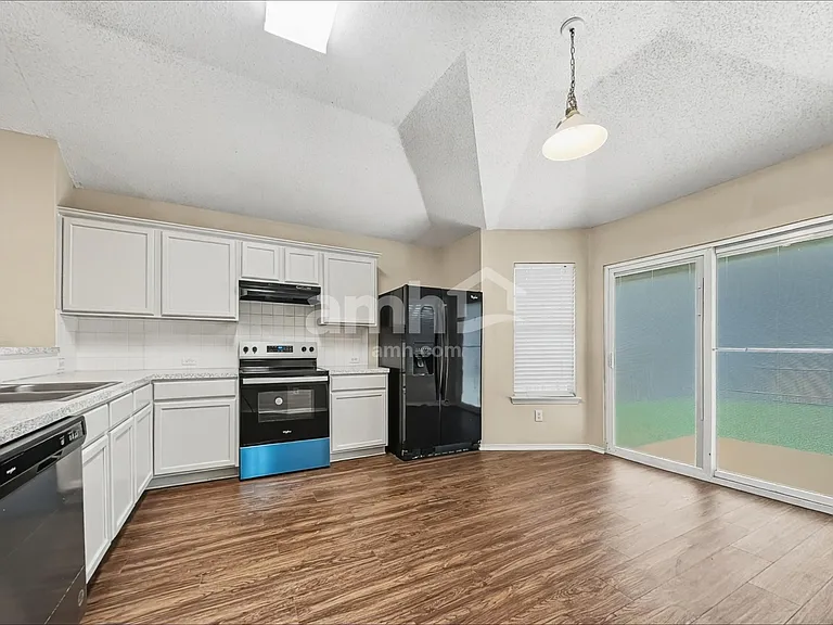 649 Babbling Brook Dr — Photo 4