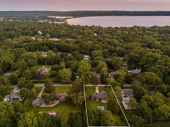 18 Sunset Rd, Sag Harbor, NY 11963
