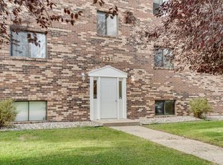 331 Prairiewood Cir S APT 104, Fargo, ND 58103