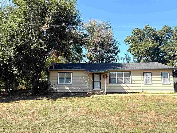 2nd image of 321 SE 1st St