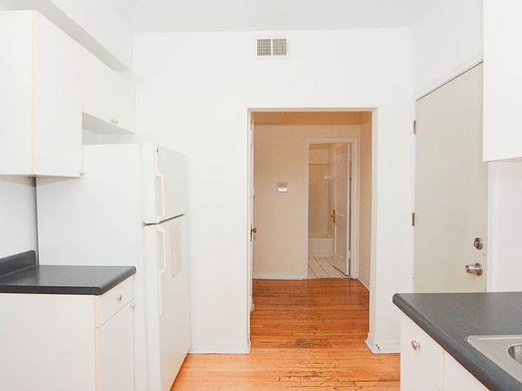 4th image of 3034 W Wellington Ave #3