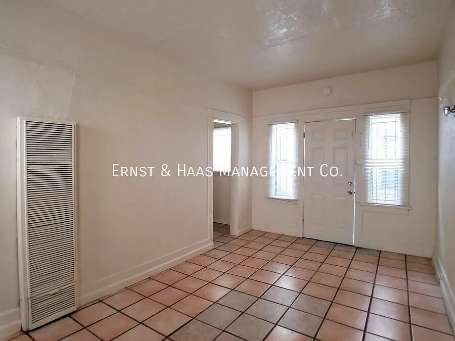 Charming Apartment in the Heart of Long Beach! — Photo 4