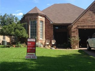 337 Clayton St, Grand Prairie, TX 75052