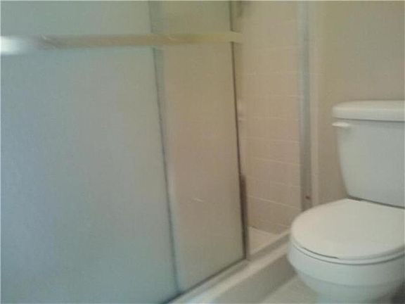 3rd image of 7 Camden Ln