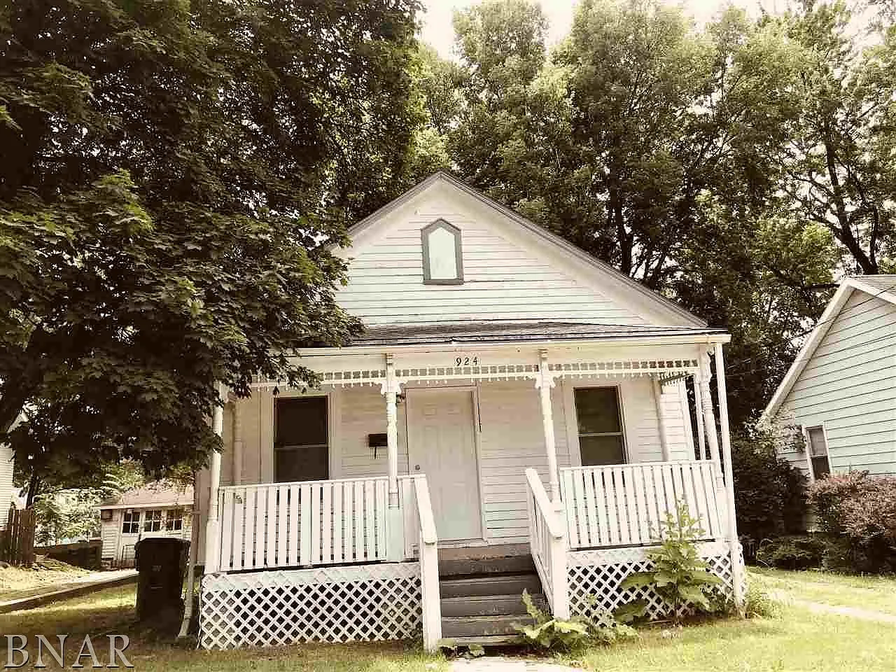 924 W Grove St photo 1