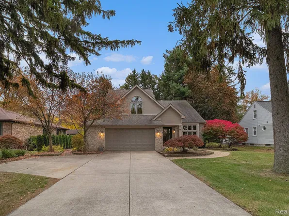 2588 Vivian Rd, Monroe, MI 48162