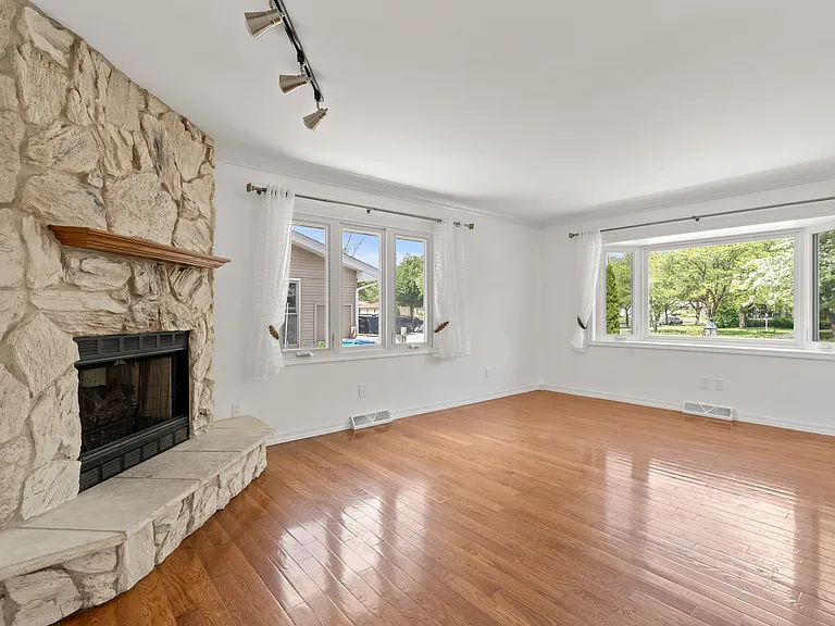 9502 Fran Lin Pkwy — Photo 2