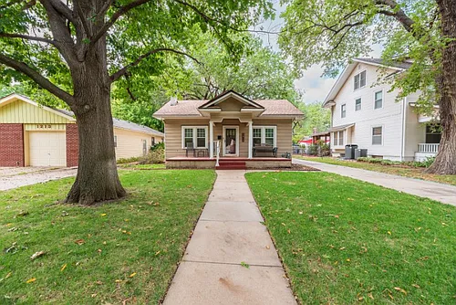 1221 N Perry Ave Photo 1