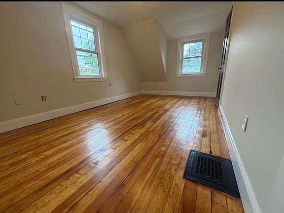 5th image of 164 Crescent Way