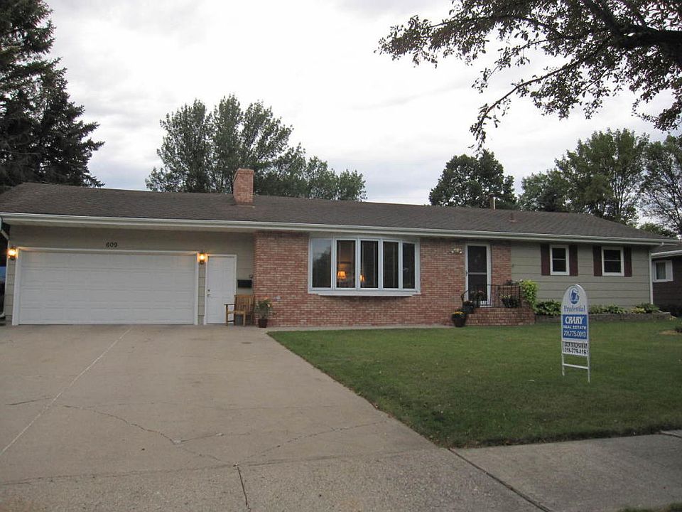 1st image of 609 Schroeder Dr