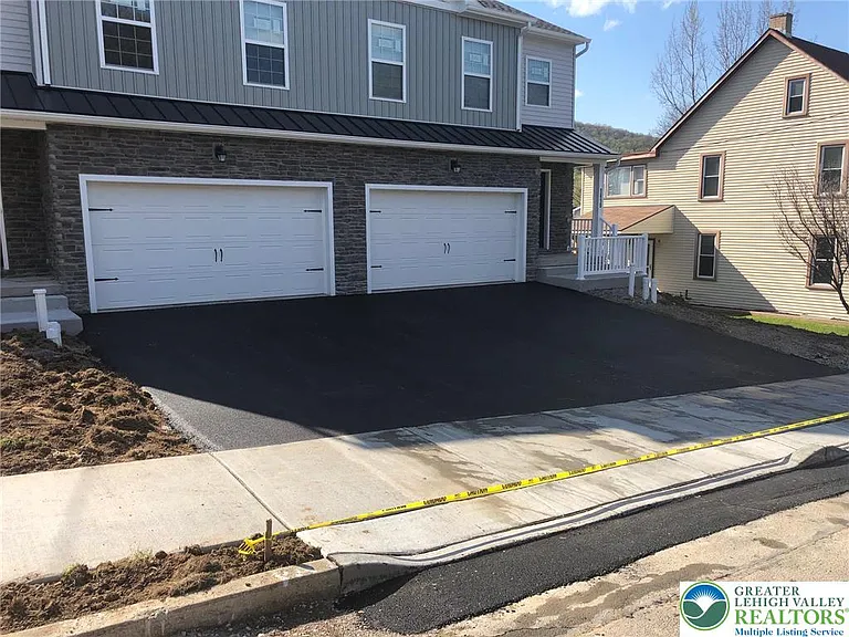 1610 Ravena St — Photo 1