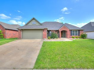 12318 E 69th St, Owasso, OK 74055