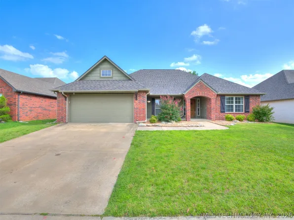 12318 E 69th St, Owasso, OK 74055
