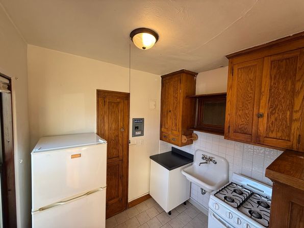 995 Grand Ave APT 104