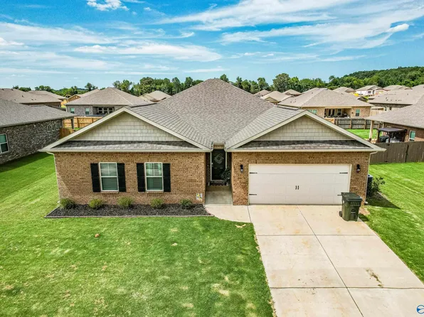 145 Blackburn Trce, Huntsville, AL 35811