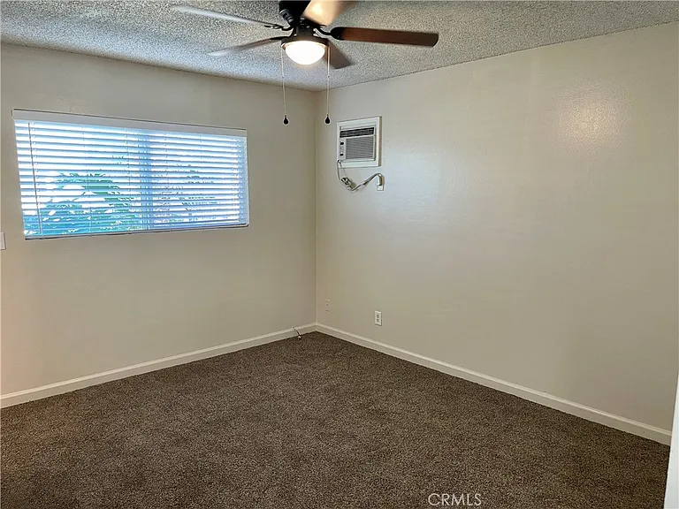 2064 E Evergreen St — Photo 13