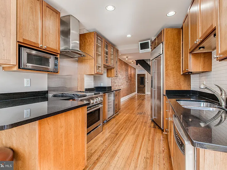 232 Dill Ave — Photo 7