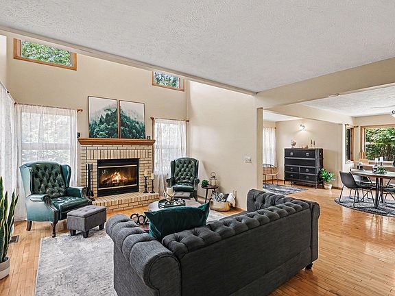 4th image of 2511 Lott Ave
