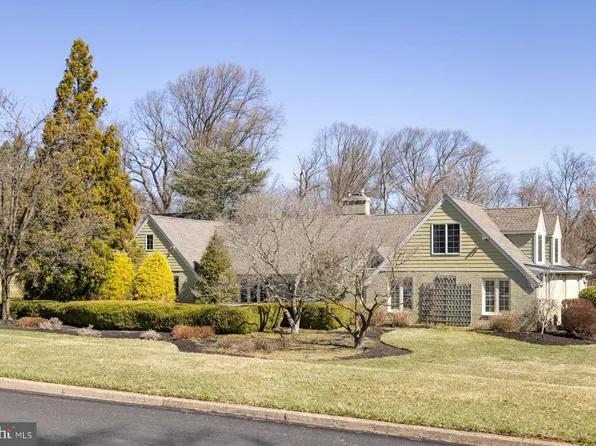 15 Red Fox Dr, New Hope, PA 18938