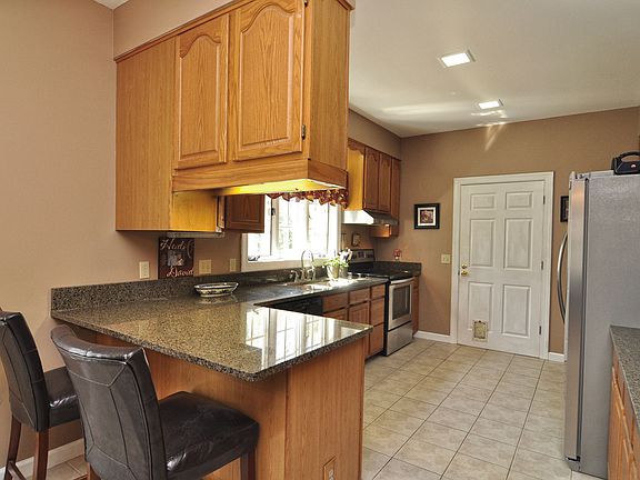 4th image of 132 Teal Way