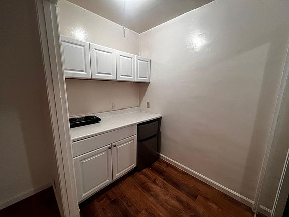 4th image of 4925 Beverly Blvd APT 19