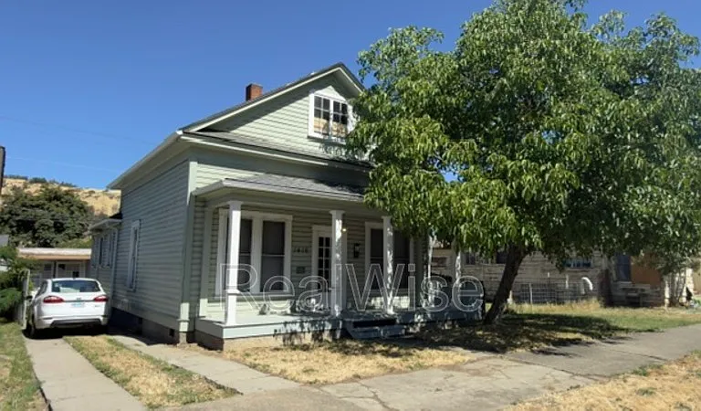 1416 SE Pine St — Photo 2