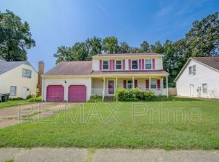71 Michaels Woods Dr, Hampton, VA 23666