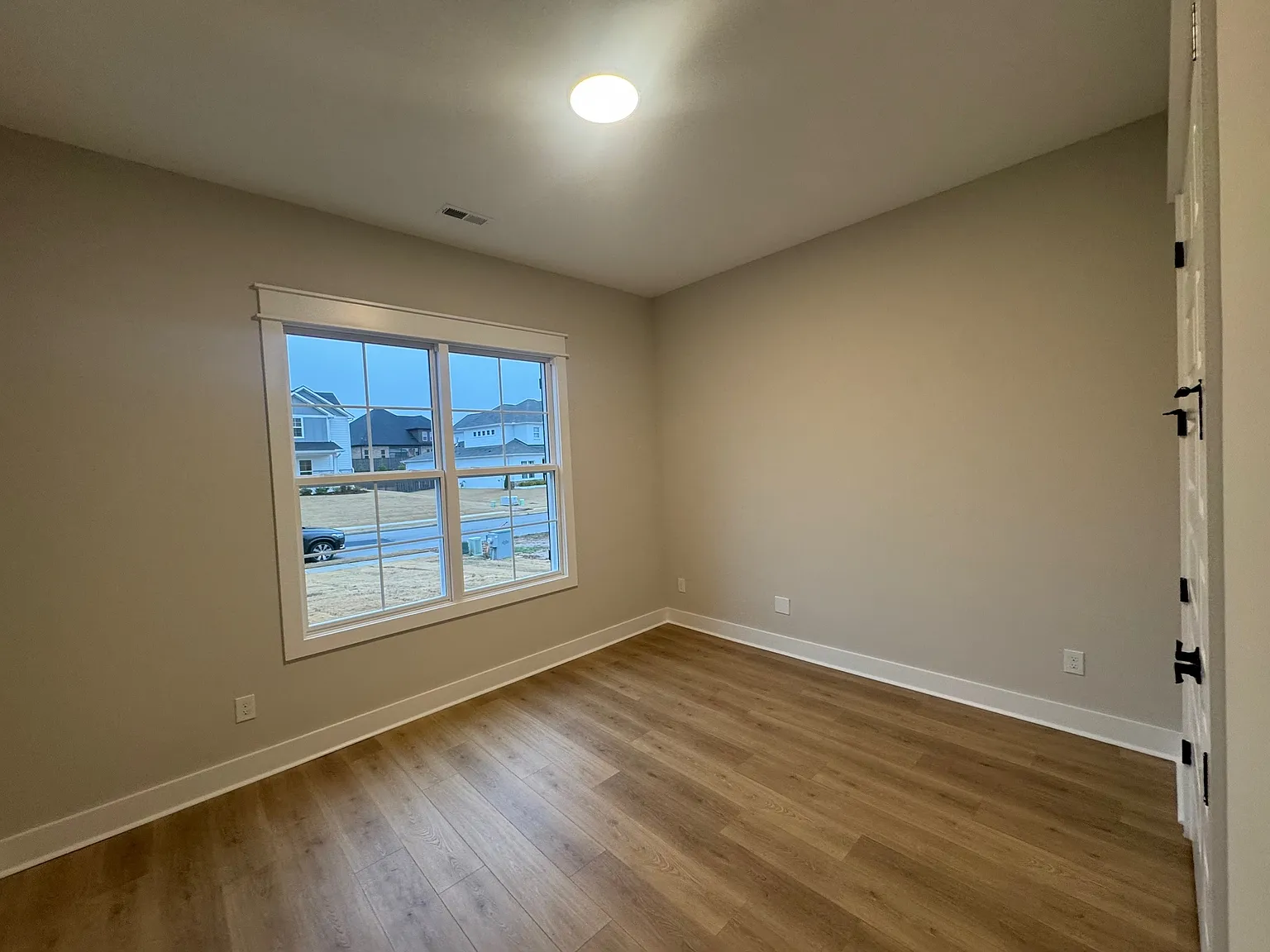 4 bed, 3503 sqft, $4,195 — Photo 4