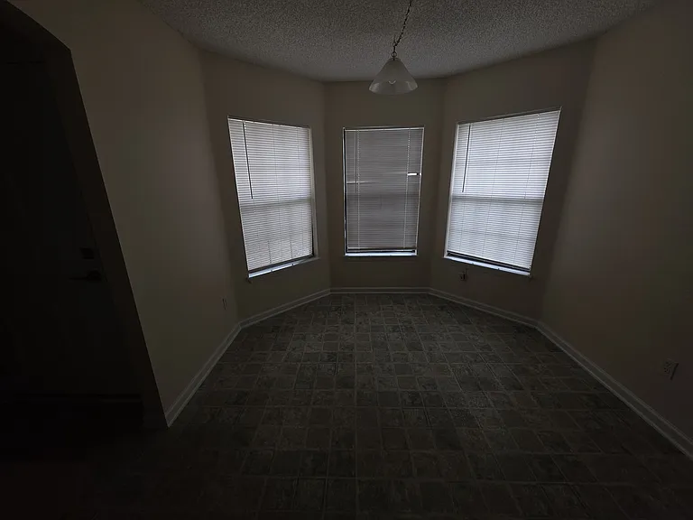 3304 Shelley Dr — Photo 6