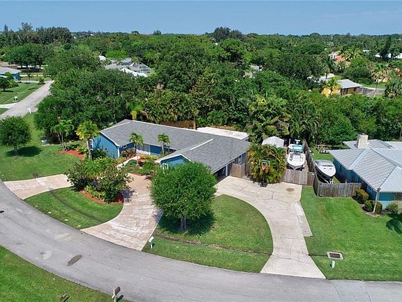 5th image of 3006 SE Glasgow Dr