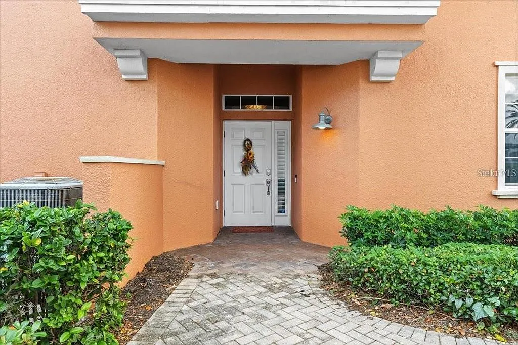3 bed, 2.0 bath, 1748 sqft, $5,000 — Photo 3