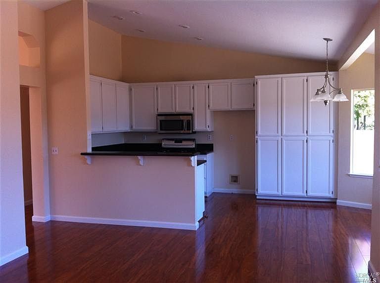 1st image of 909 Buckingham Dr
