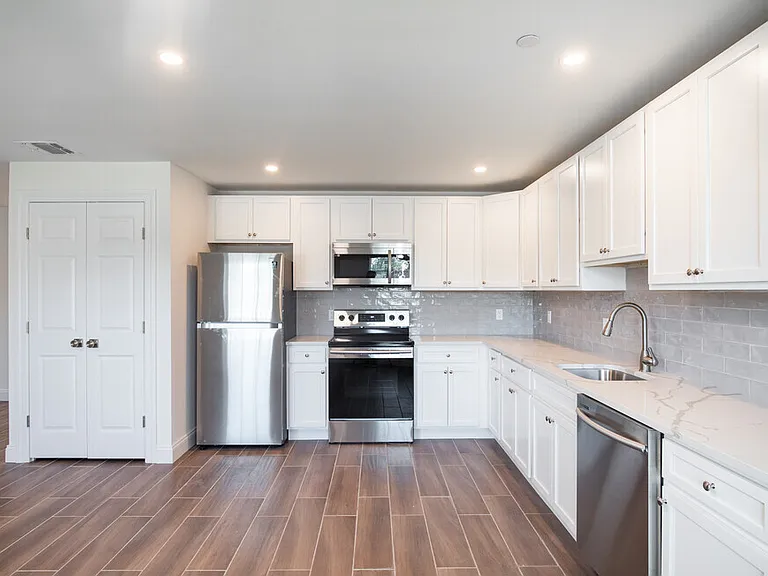 1163 Montauk Hwy #C4 — Photo 4