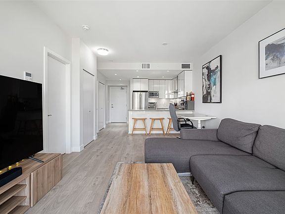 3rd image of 1788 Gilmore Ave #1501