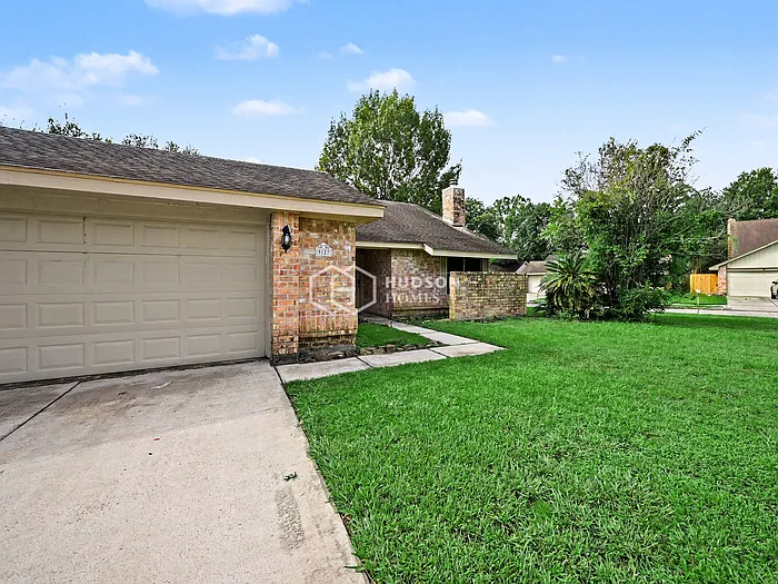 9127 Cypress Square Dr — Photo 3