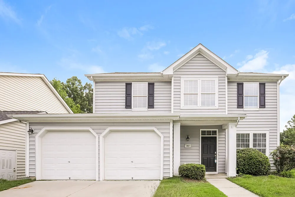4 bed, 2.5 bath, 1908 sqft, $2,250 — Photo 1