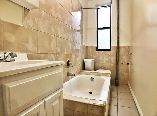 Rented by Bohemia Realty Group | media 14