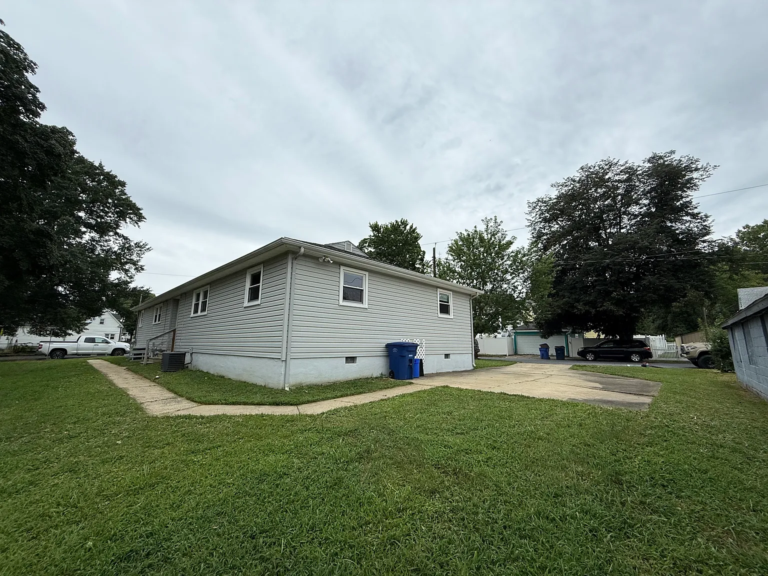 2 bed, 1000 sqft, $2,000 — Photo 3